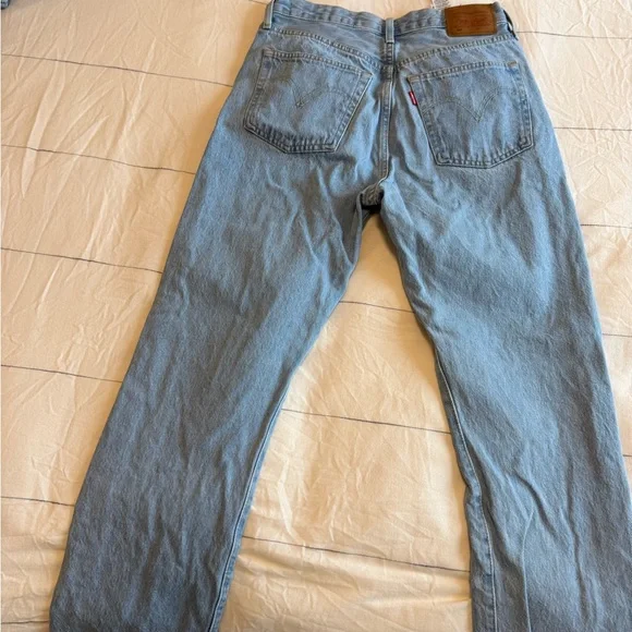 Levi's Classic Light Blue Straight Jeans - Picture 6 of 7
